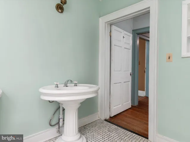 $1,800,000 | 1008 West Central Avenue, Davidsonville, MD 21035