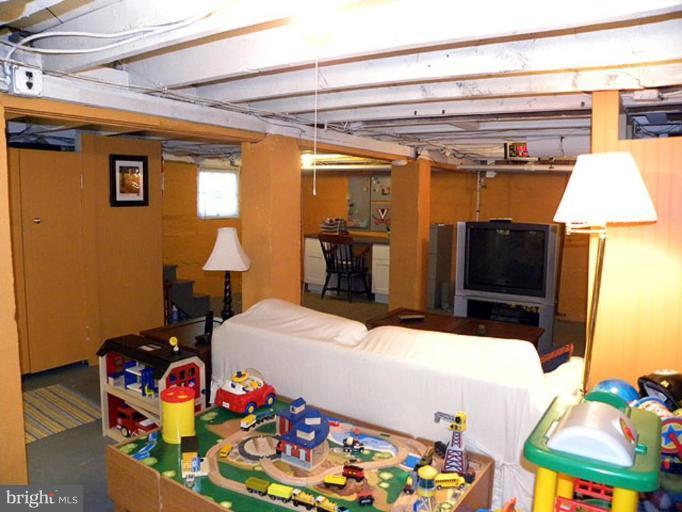 10 West Spring Street Alexandria, VA 22301 - Photo 19 of 24 Recreation Room
