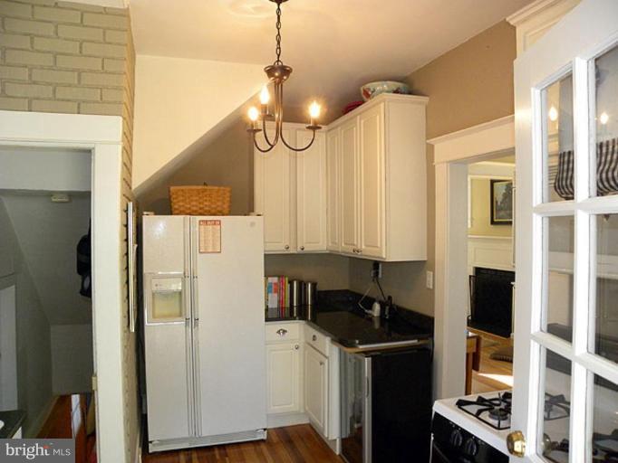 10 West Spring Street Alexandria, VA 22301 - Photo 10 of 24 Kitchen #2
