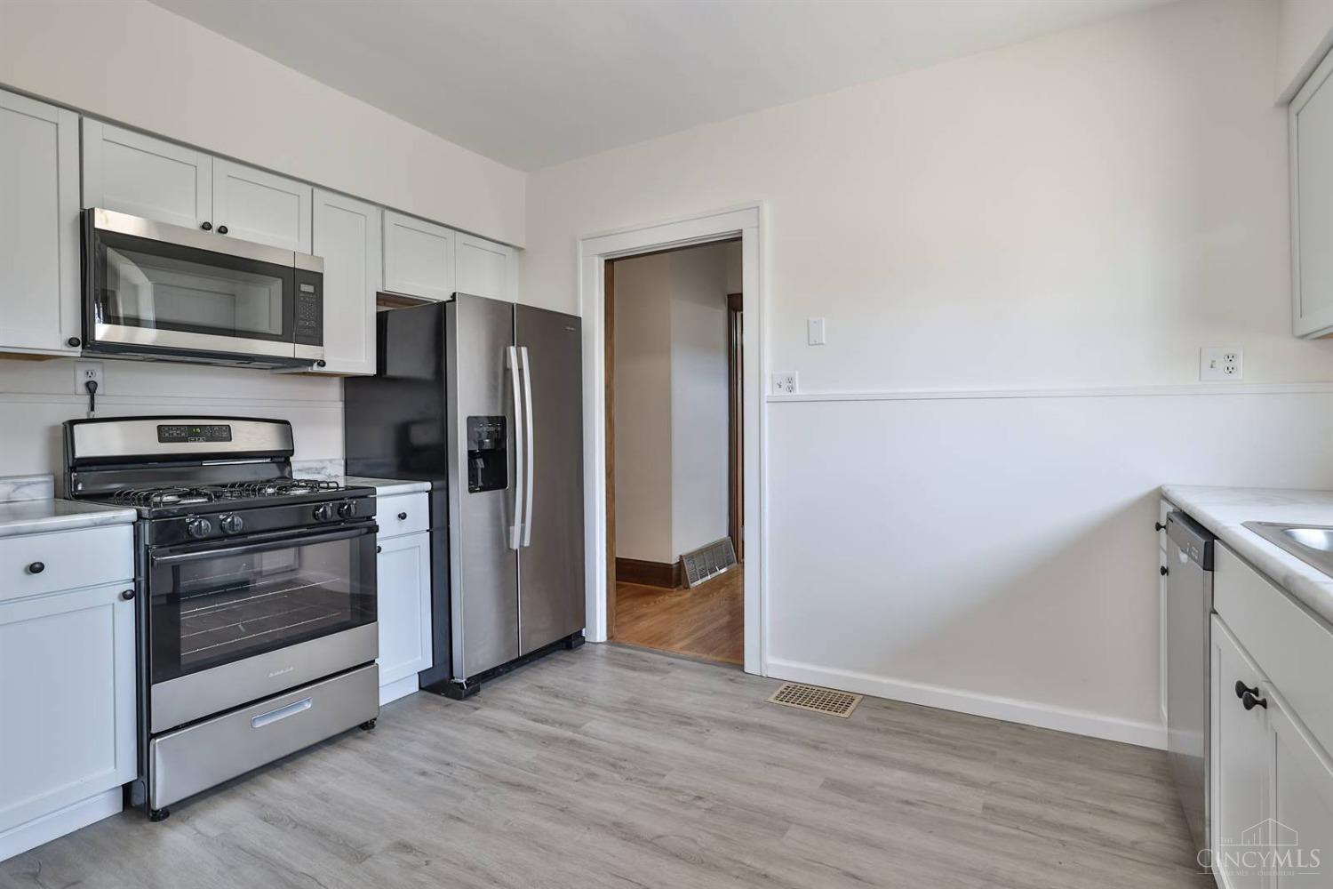 5121 Ralph Avenue Cincinnati, OH 45238 - Photo 12 of 50 Gallery Image 12