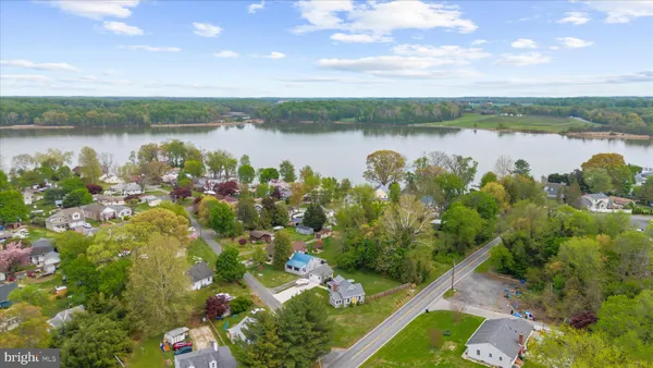 $415,000 | 8 Anglewood Avenue, Earleville, MD 21919