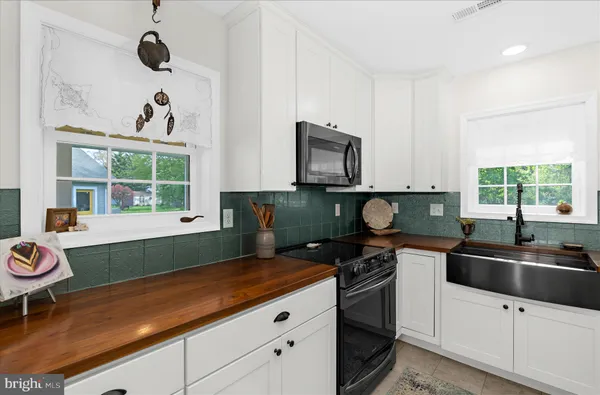 $415,000 | 8 Anglewood Avenue, Earleville, MD 21919