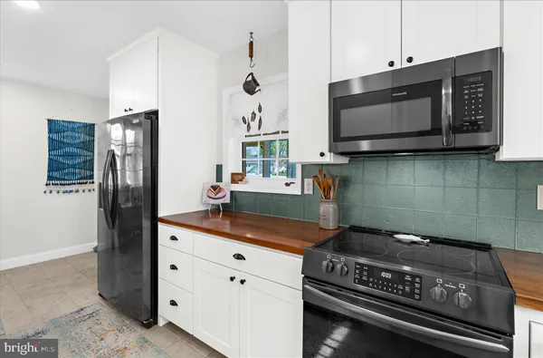 $415,000 | 8 Anglewood Avenue, Earleville, MD 21919