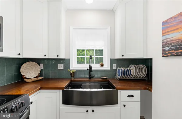 $415,000 | 8 Anglewood Avenue, Earleville, MD 21919