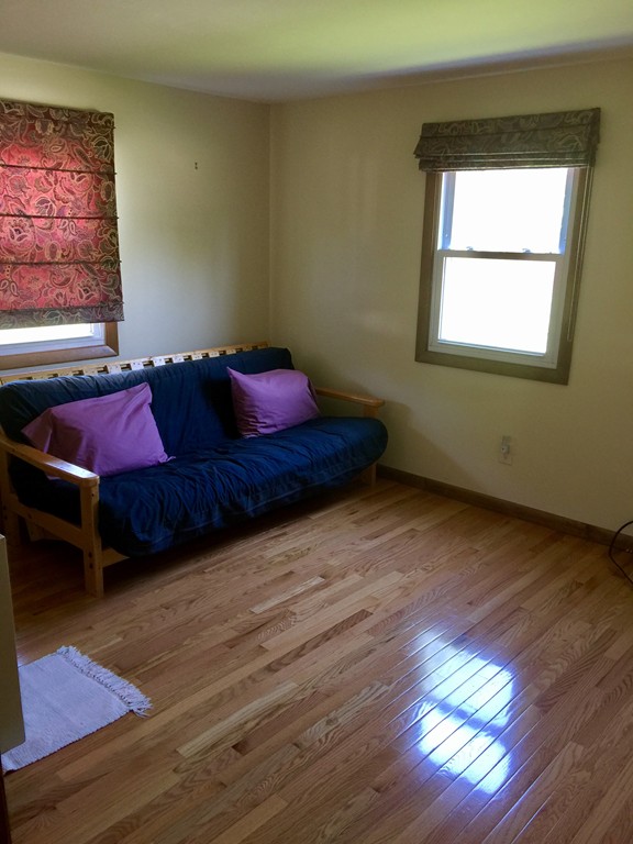 114 Garnet Street Springfield, MA 01129 - Photo 6 of 13
