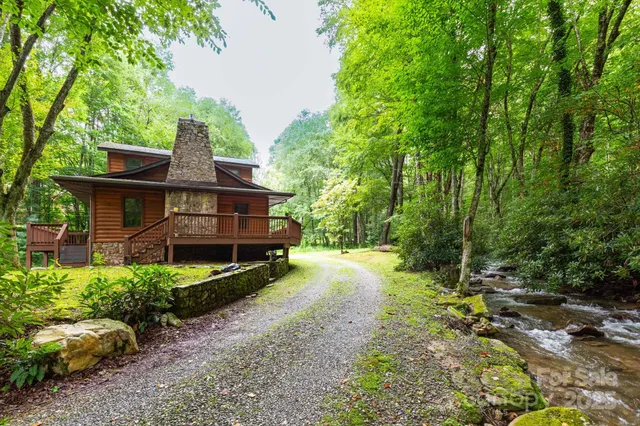$425,000 | 107 Cabin Fever Trail, Maggie Valley, NC 28751