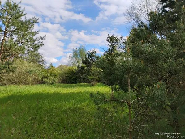 $400,000 | -middle Parcel D Middle Parcel D Middle Road, Highland, MI 48357
