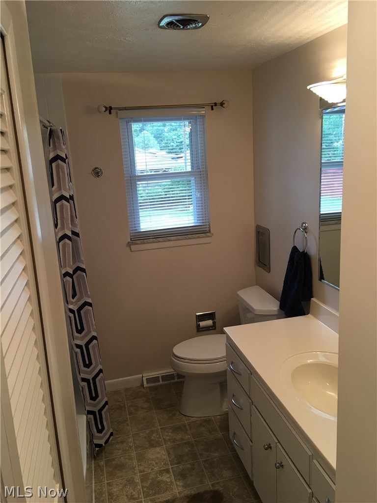 6378 Longridge Road Cleveland, OH 44124 - Photo 24 of 31