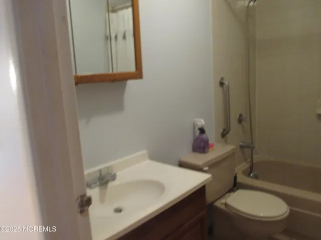 $1,585 | 469 D Thornbury Court, Lakewood, NJ 08701