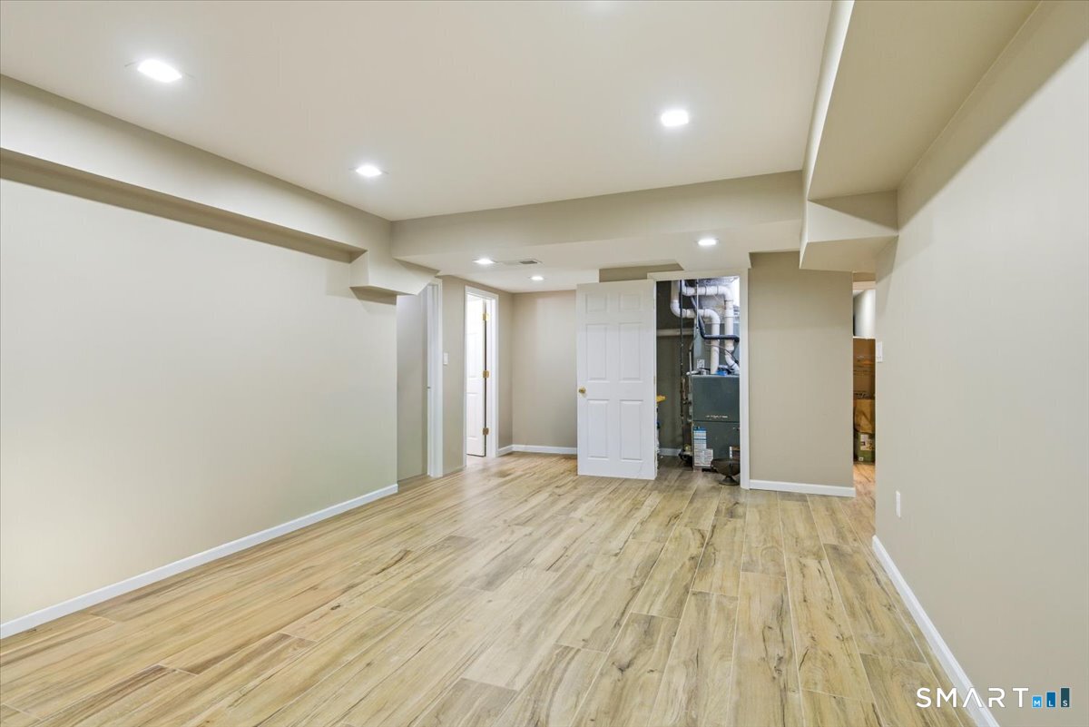 72 Broadmere Road Stratford, CT 06614 - Photo 25 of 34