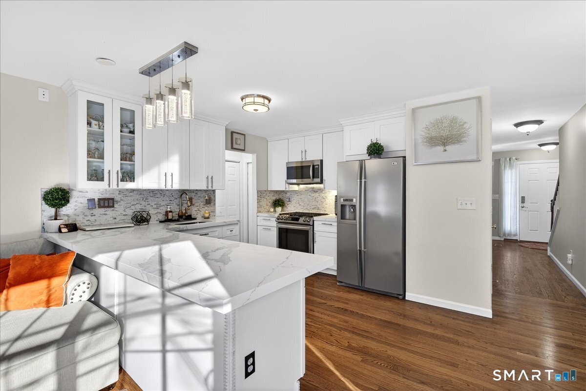 72 Broadmere Road Stratford, CT 06614 - Photo 6 of 34