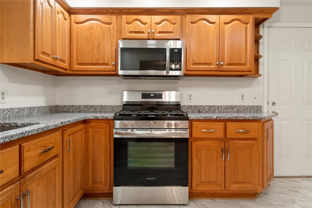 206 Huckleberry Road Farmington, NY 14425 - Photo 11 of 49 Gallery Image 11