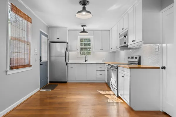 $2,295 | 1315 East Montague Avenue, North Charleston, SC 29405