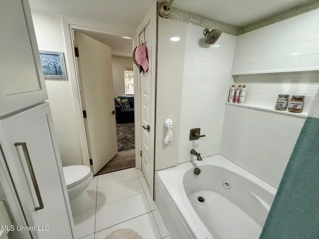 $135,000 | 225 Molokai, Unit G, Diamondhead, MS 39525