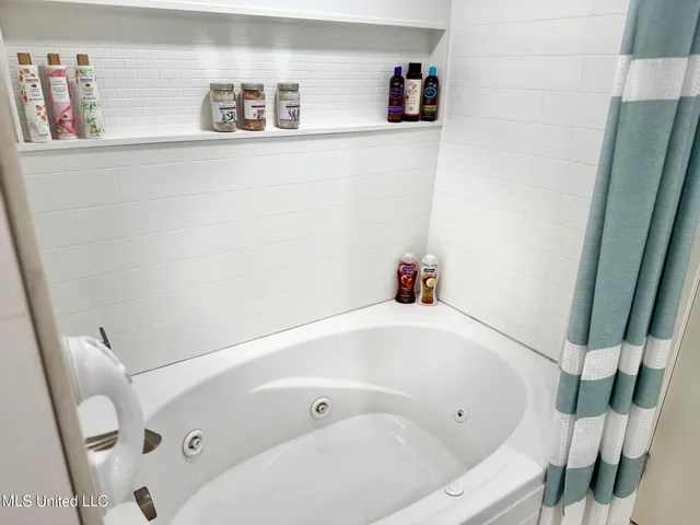 $135,000 | 225 Molokai, Unit G, Diamondhead, MS 39525