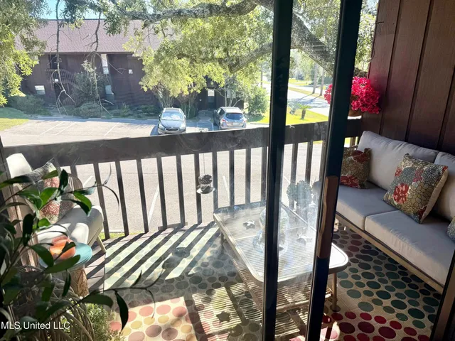 $135,000 | 225 Molokai, Unit G, Diamondhead, MS 39525