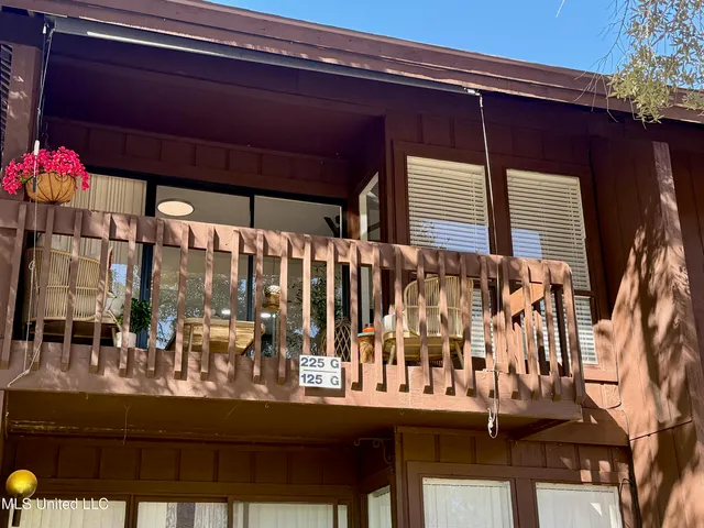 $135,000 | 225 Molokai, Unit G, Diamondhead, MS 39525