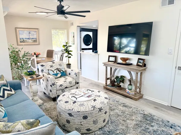 $135,000 | 225 Molokai, Unit G, Diamondhead, MS 39525