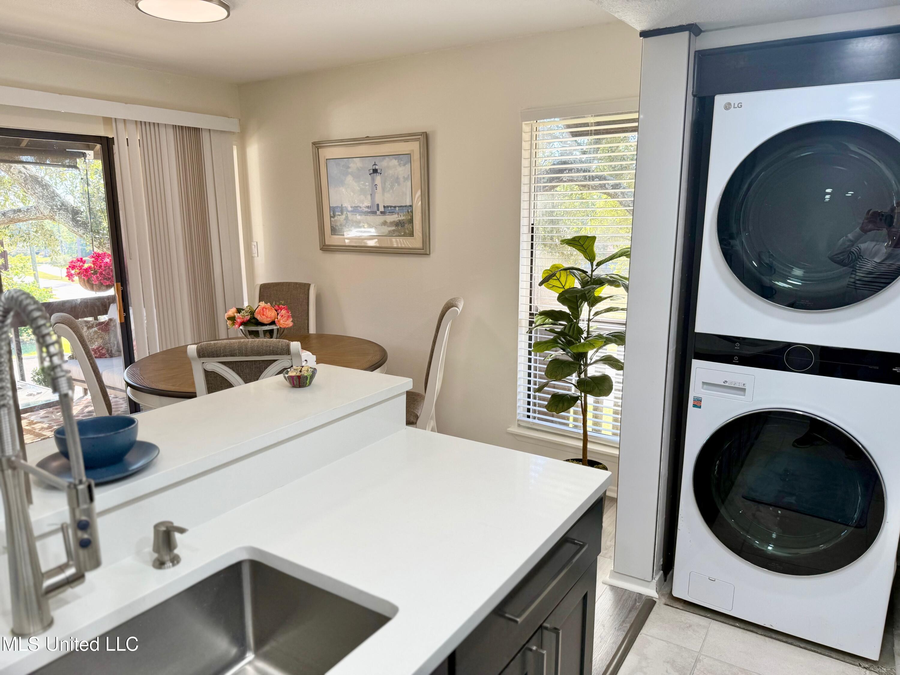 225 Molokai, Unit G Diamondhead, MS 39525 - Photo 9 of 25 225 10