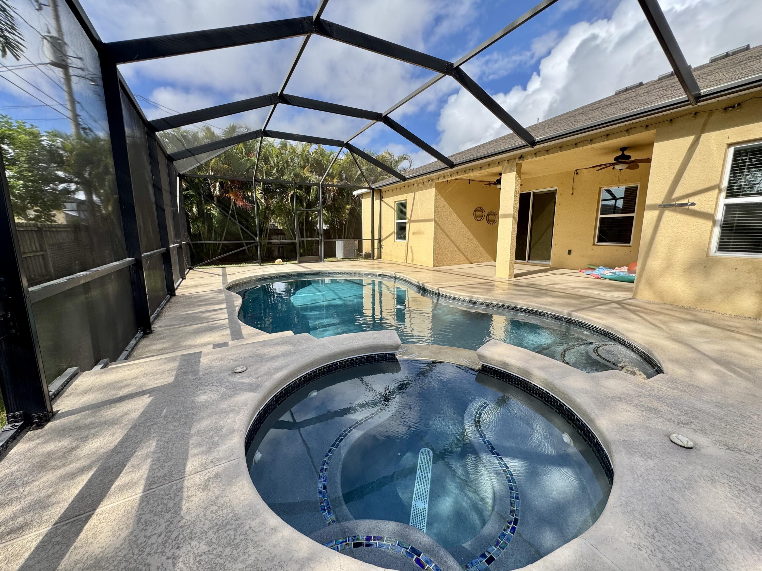 520 Southwest Dailey Avenue Port St. Lucie, FL 34953 - Photo 3 of 34 a view of a living room