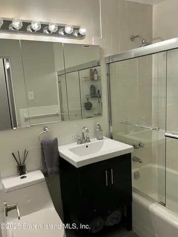 $224,000 | 1100 Clove Road, Unit 2E | Silver Lake