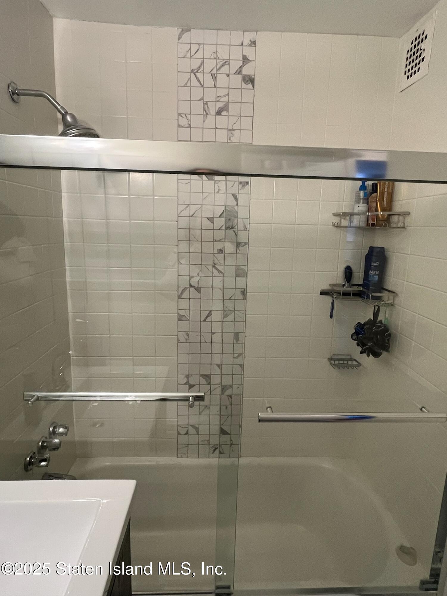 1100 Clove Road, Unit 2E Staten Island, NY 10301 - Photo 21 of 37 Full Bathroom