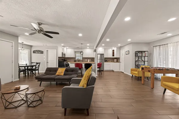 $2,400 | 8307 Carvel Lane, Houston, TX 77036