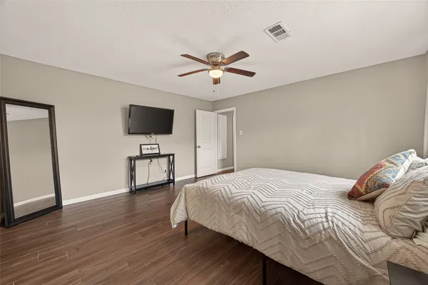 $2,400 | 8307 Carvel Lane, Houston, TX 77036