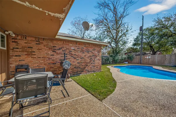 $2,400 | 8307 Carvel Lane, Houston, TX 77036