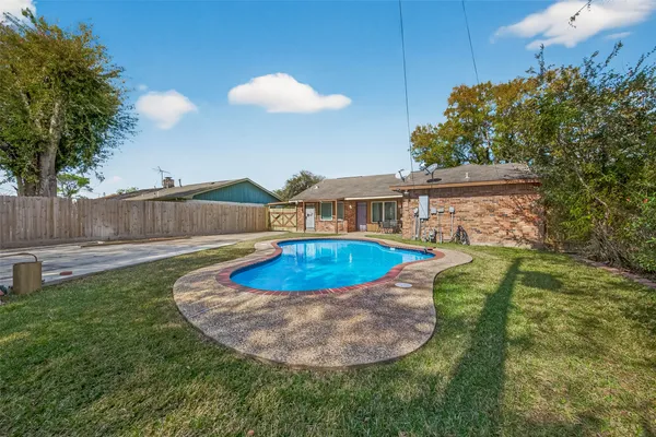 $2,400 | 8307 Carvel Lane, Houston, TX 77036