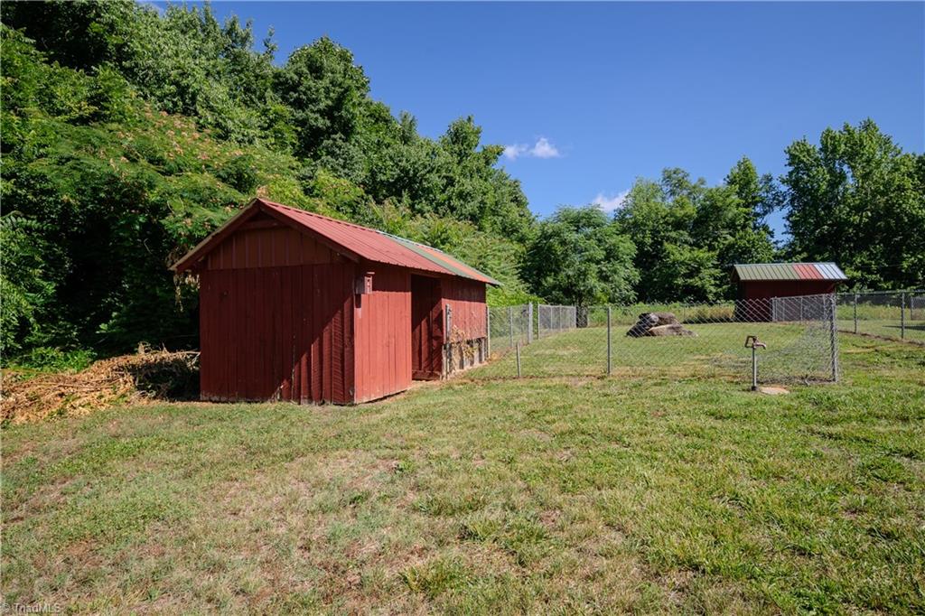 1690 Community Road Lexington, NC 27295 - Photo 9 of 29