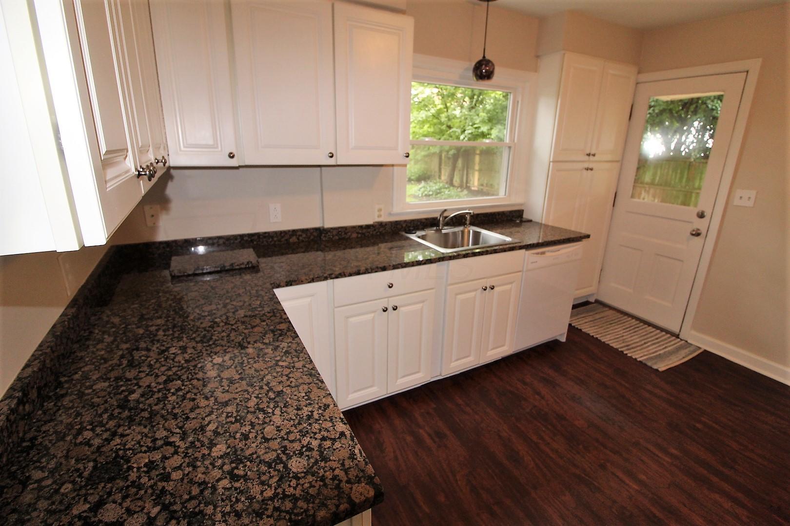 2324 Swansea Road Upper Arlington, OH 43221 - Photo 8 of 24
