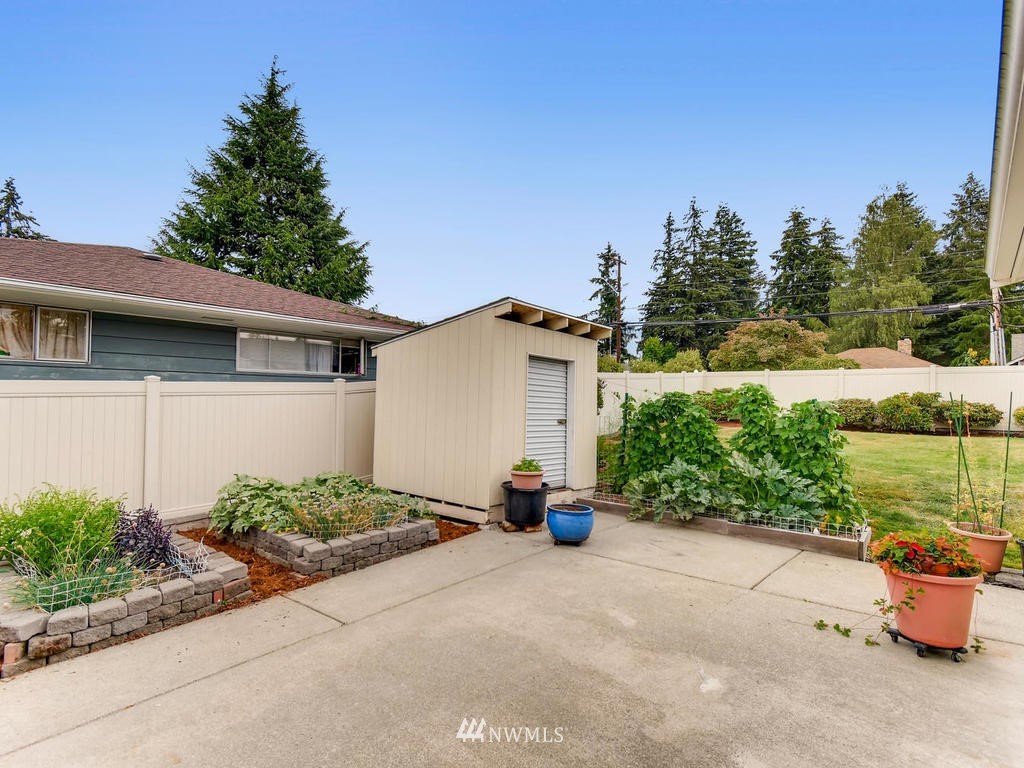 6727 Willow Road Everett, WA 98203 - Photo 18 of 25
