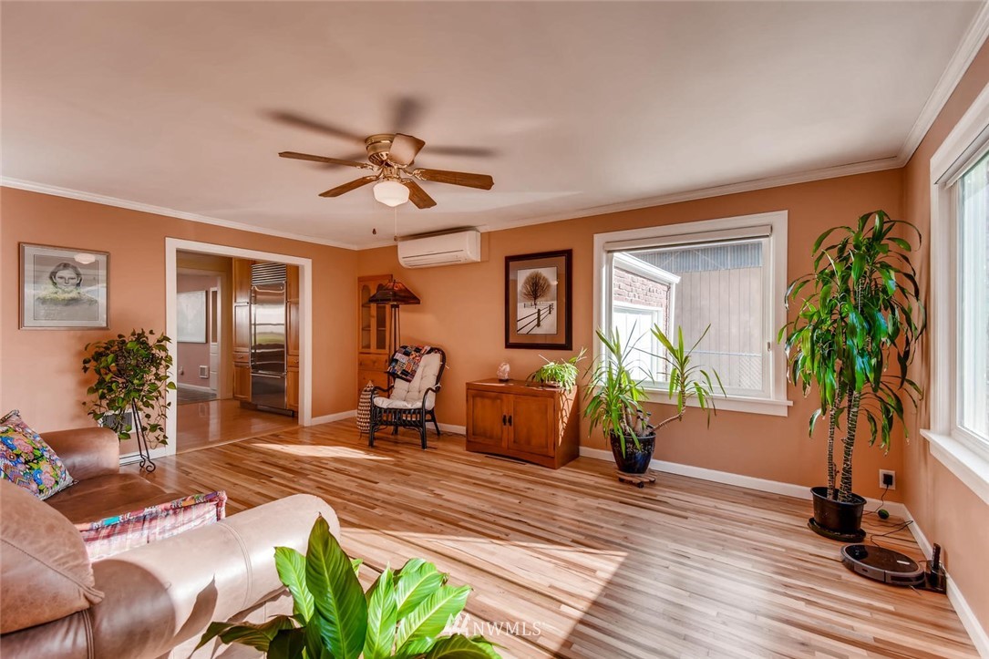 6727 Willow Road Everett, WA 98203 - Photo 3 of 25