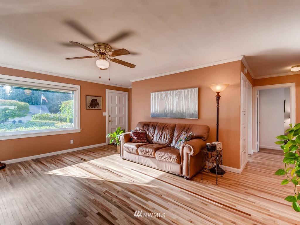 6727 Willow Road Everett, WA 98203 - Photo 4 of 25