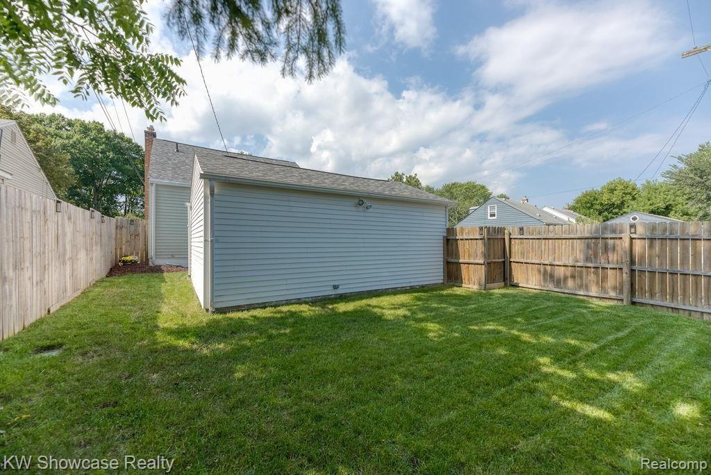 2738 Crooks Road Royal Oak, MI 48073 - Photo 25 of 25
