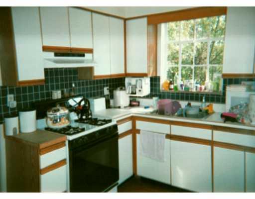 103 Lee Road Pittsburgh, PA 15237 - Photo 3 of 7 Kitchen.