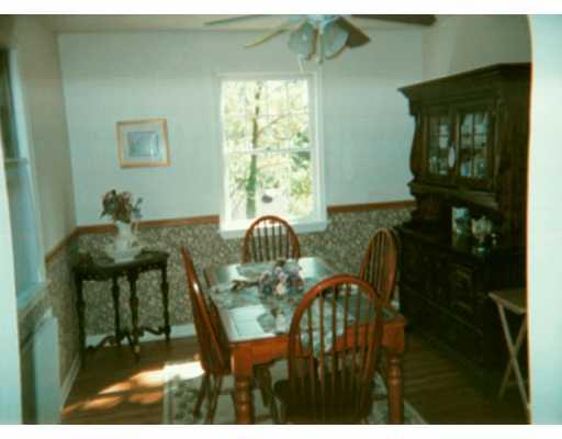 103 Lee Road Pittsburgh, PA 15237 - Photo 5 of 7 Dining Room.