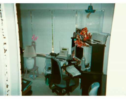103 Lee Road Pittsburgh, PA 15237 - Photo 6 of 7 Den/Family/Great Room.