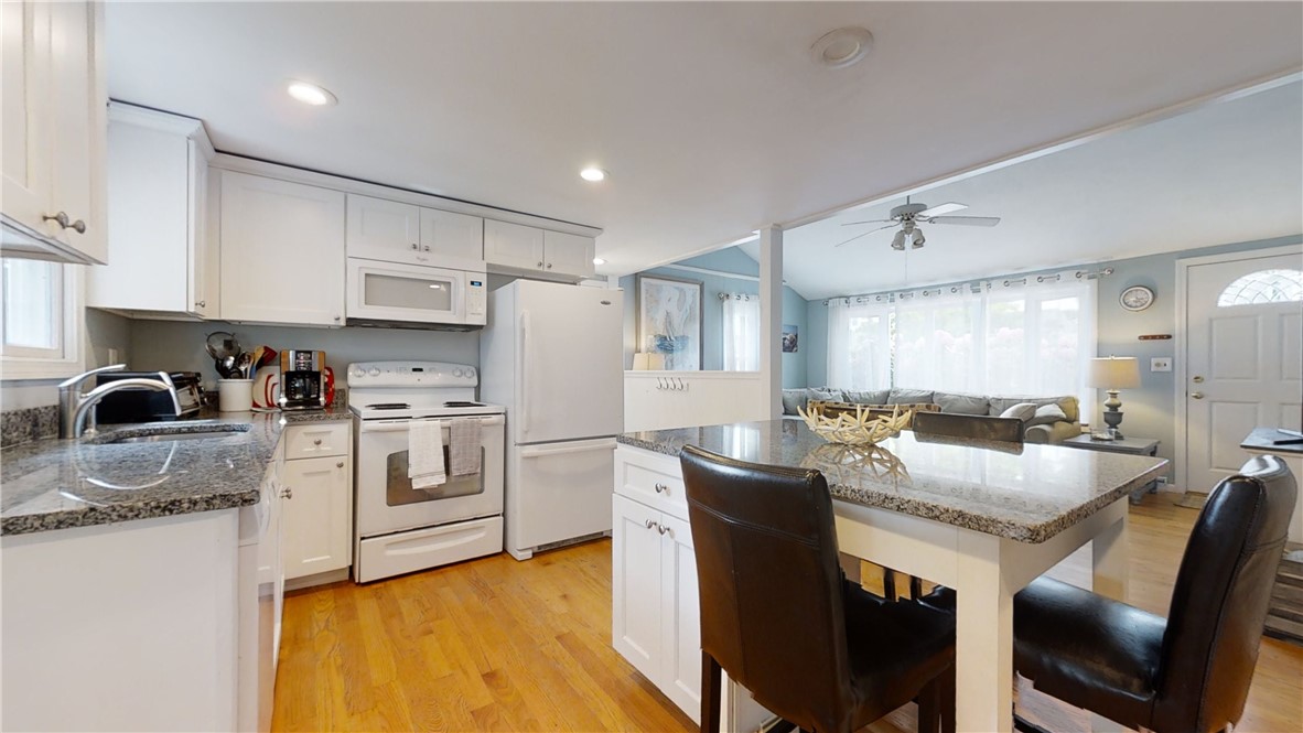 87 Treasure Road Narragansett, RI 02882 - Photo 3 of 21