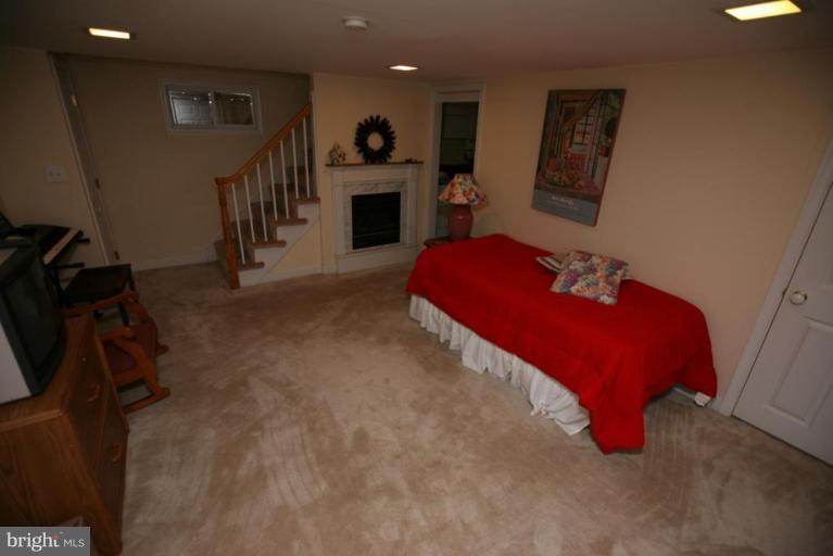 9615 Clearview Place Silver Spring, MD 20901 - Photo 12 of 30 Recreation Room