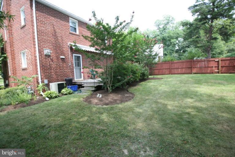 9615 Clearview Place Silver Spring, MD 20901 - Photo 17 of 30 Back yard