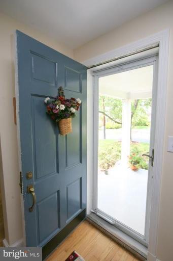 9615 Clearview Place Silver Spring, MD 20901 - Photo 3 of 30 Entrance / Foyer