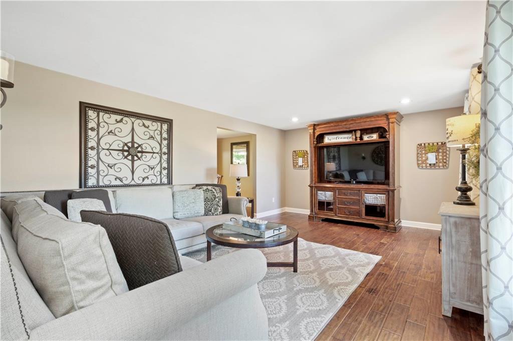 2324 Mill Grove Road Pittsburgh, PA 15241 - Photo 3 of 25 Gallery Image 3