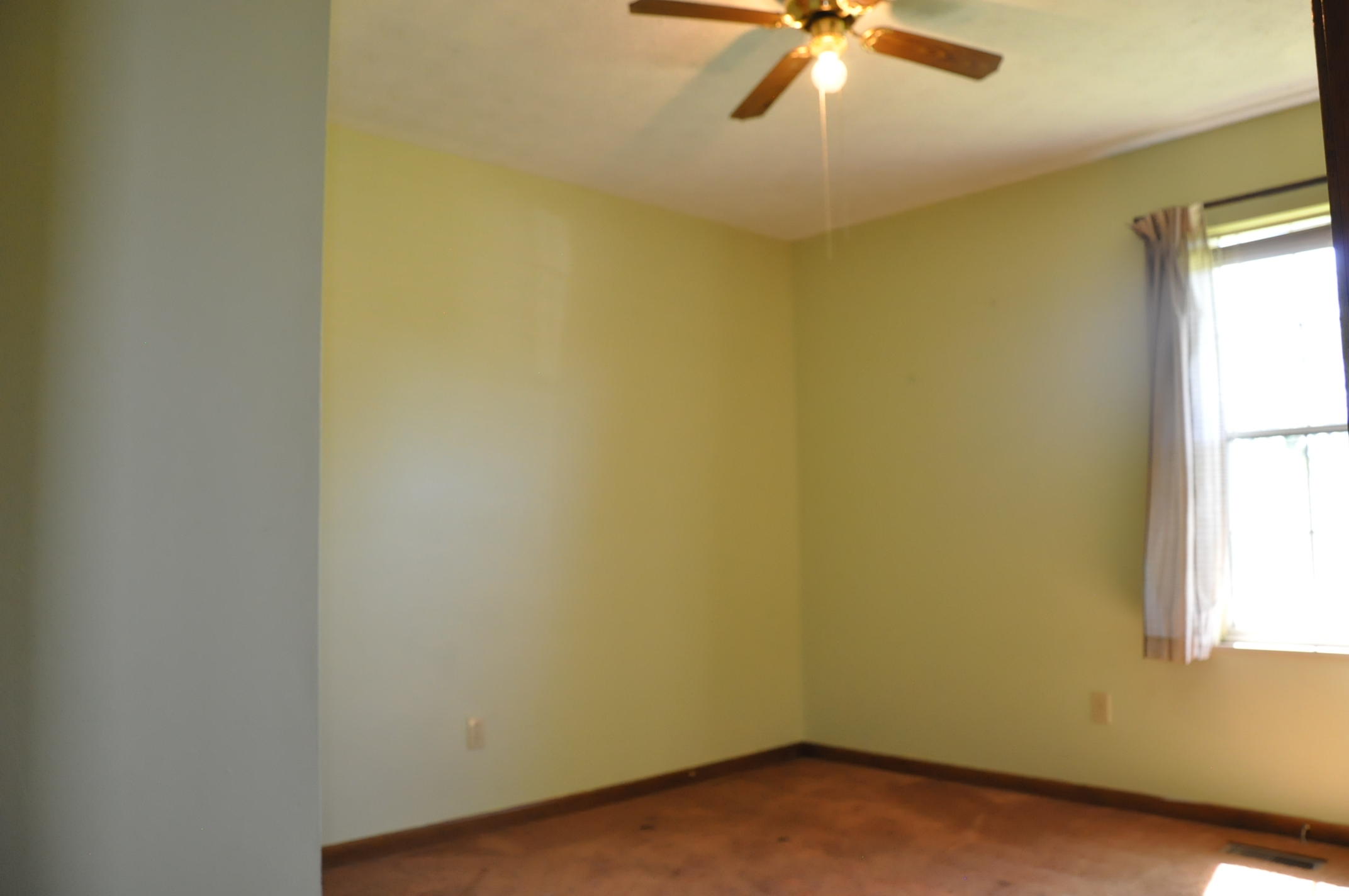 1730 Scott Road Louisville, TN 37777 - Photo 14 of 17 2nd bedroom