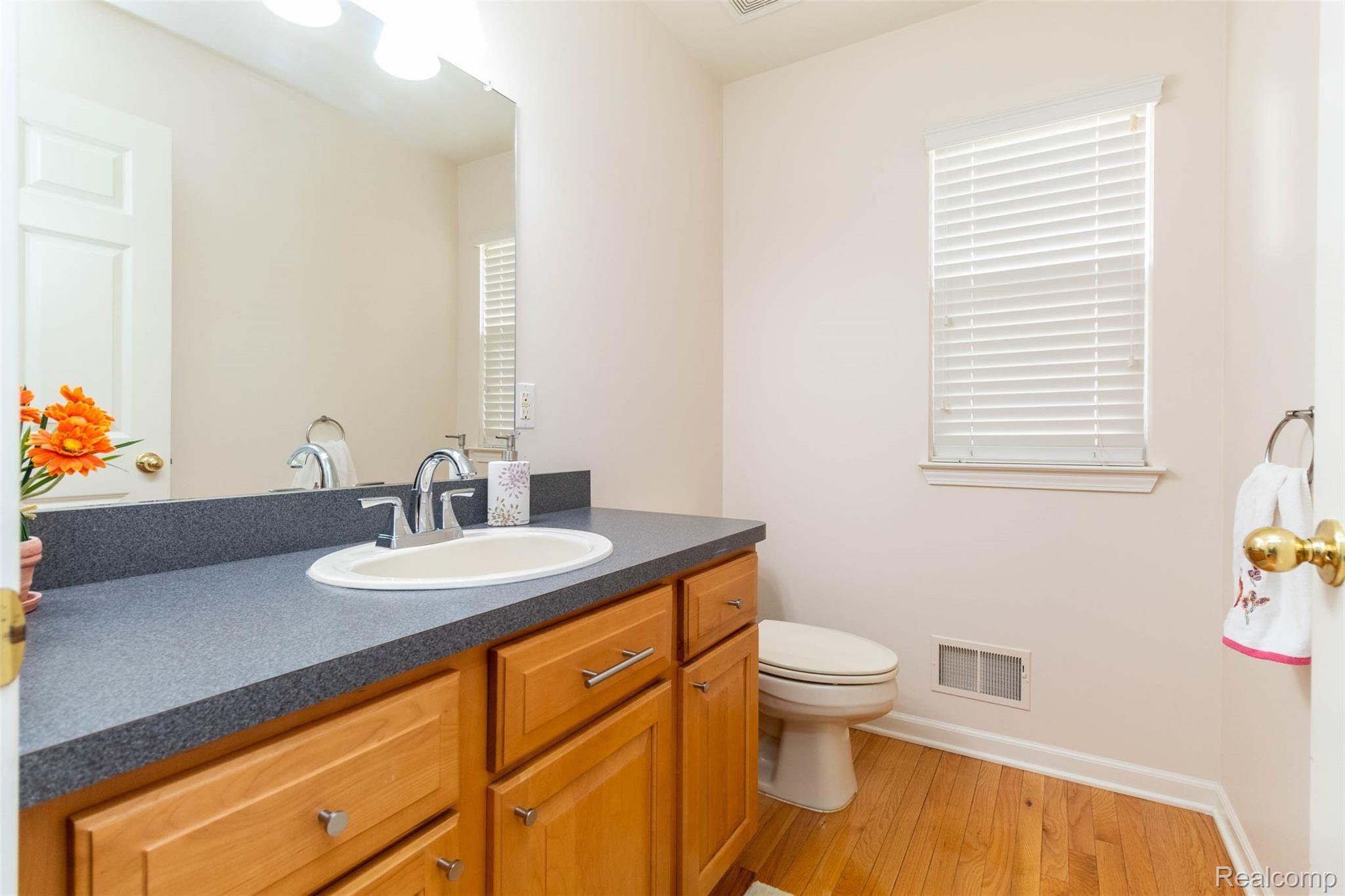 2487 Jackson Drive Rochester, MI 48309 - Photo 17 of 41 interior (21).jpg