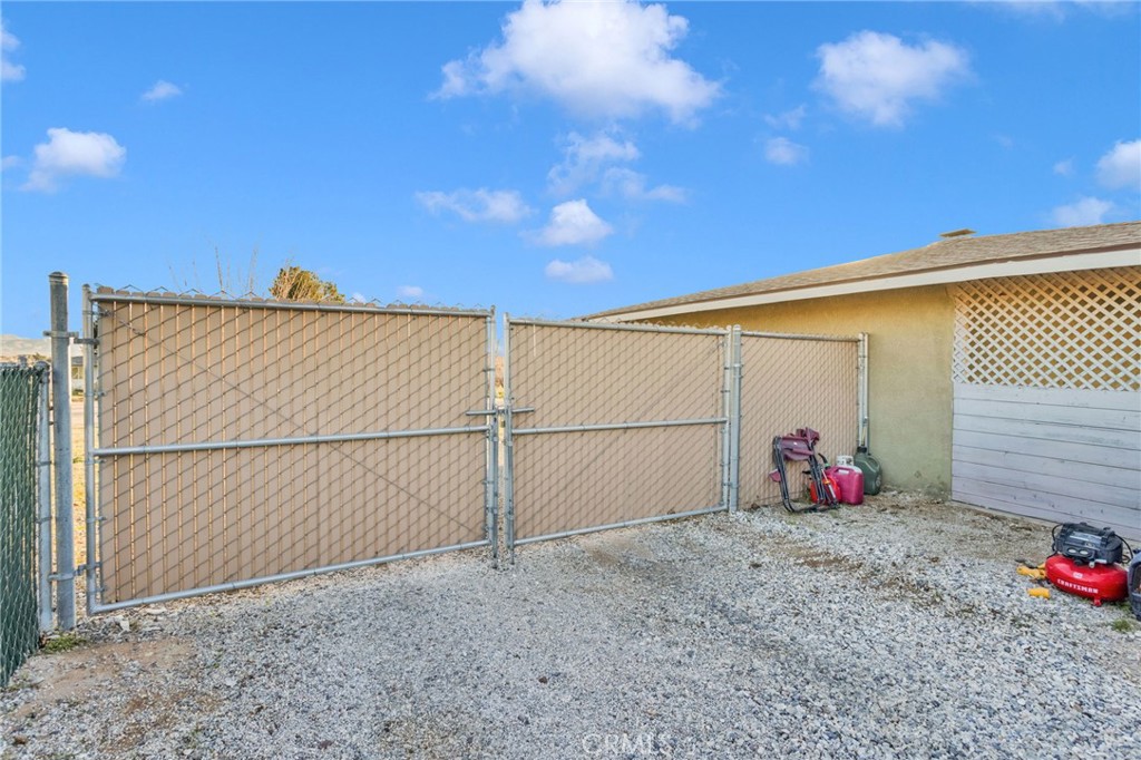 21940 Carlisle Road Apple Valley, CA 92307 - Photo 29 of 32