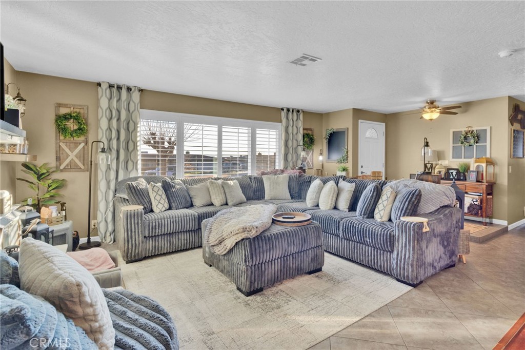 21940 Carlisle Road Apple Valley, CA 92307 - Photo 8 of 32