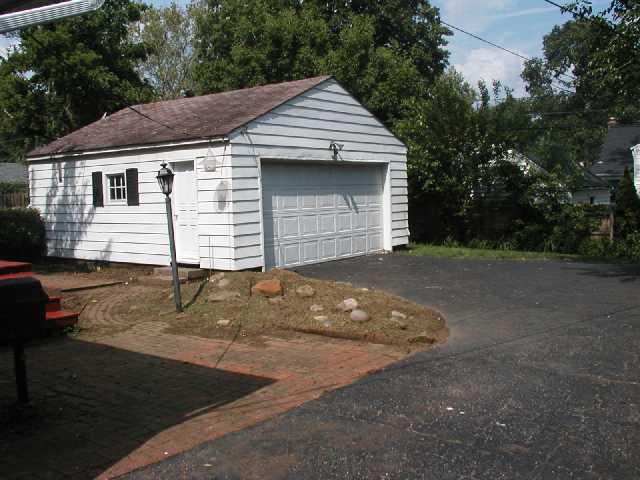 920 Pleasant Ridge Avenue Bexley, OH 43209 - Photo 11 of 13