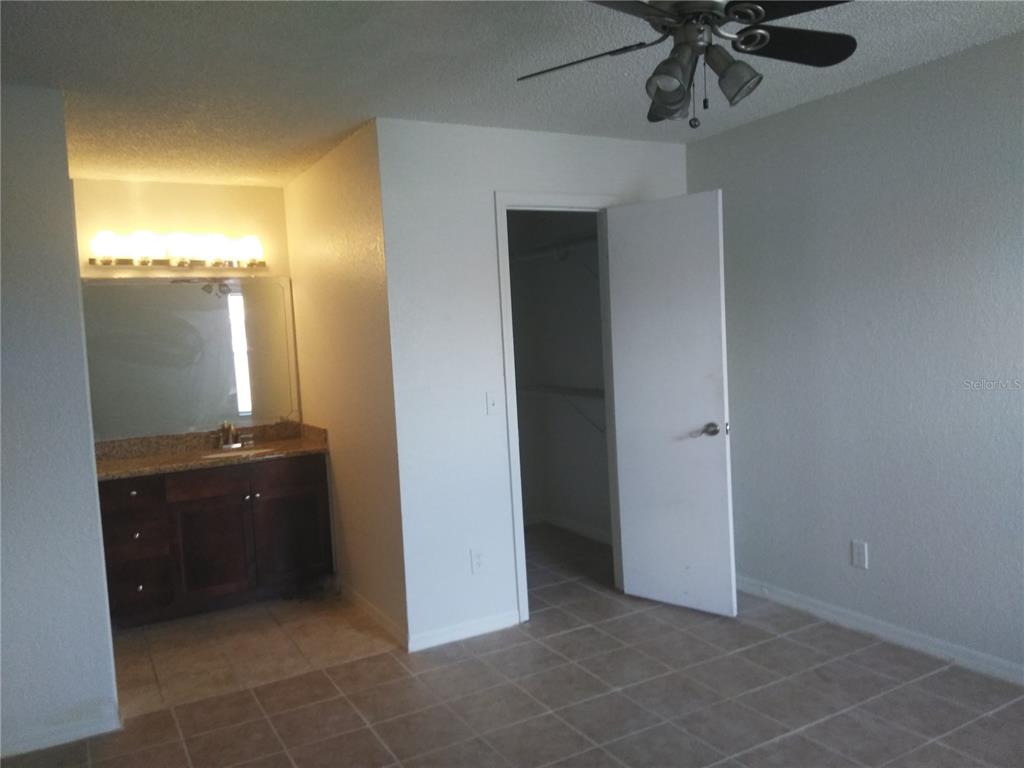 5168 Conroy Road, Unit 1636 Orlando, FL 32811 - Photo 4 of 9